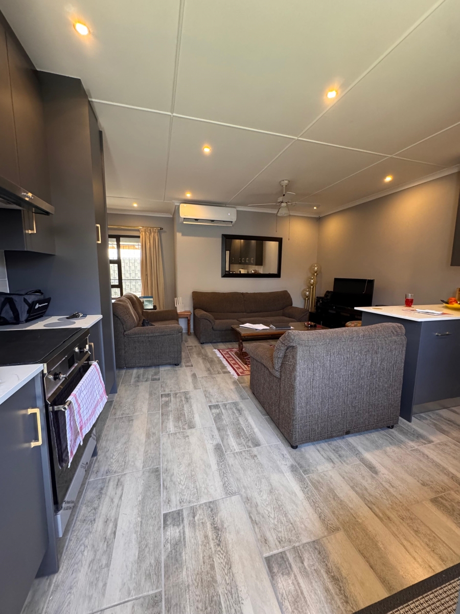 To Let 2 Bedroom Property for Rent in Strand South Western Cape